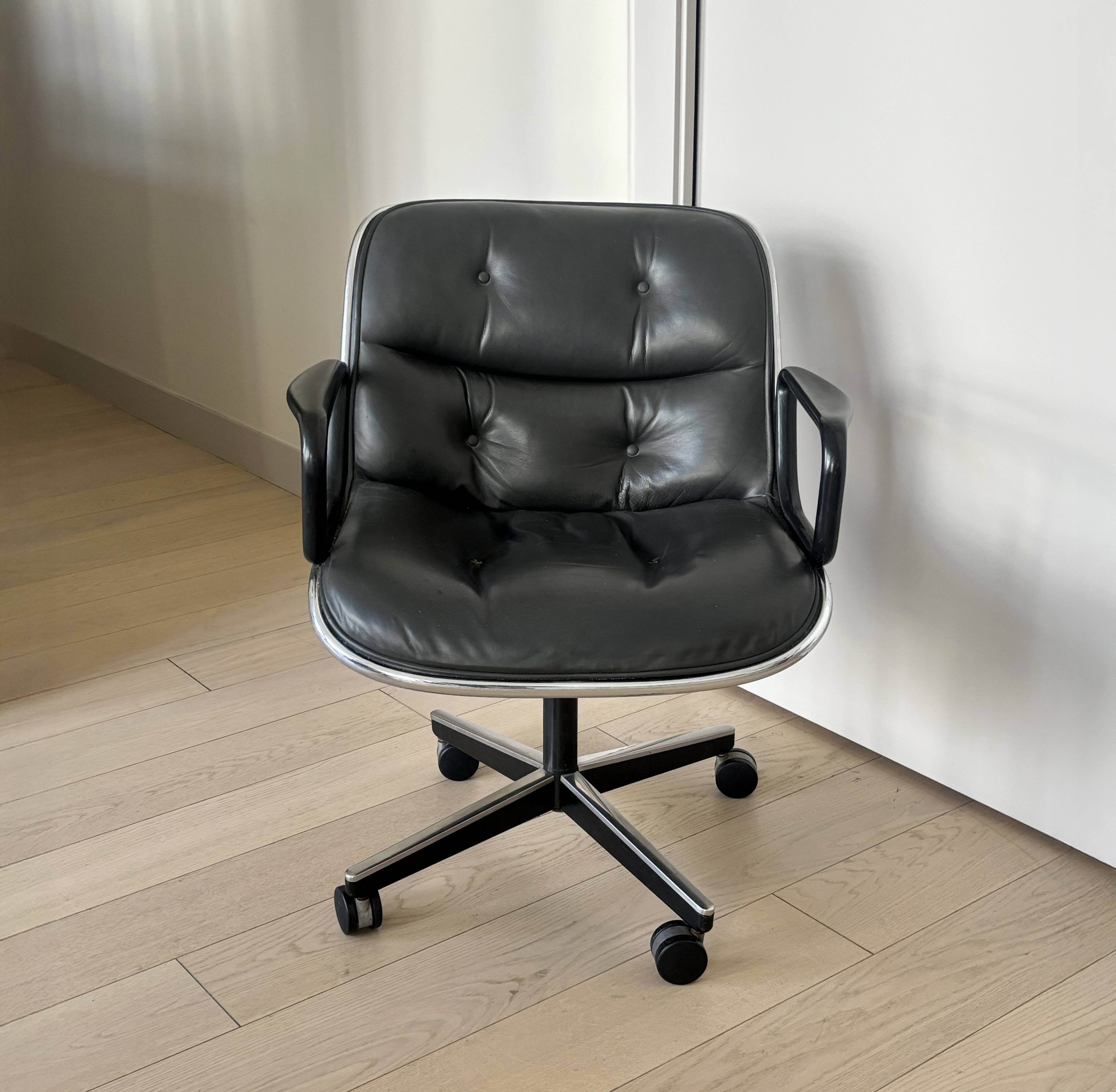 Pollock executive armchair, published by Knoll, edition 1980.