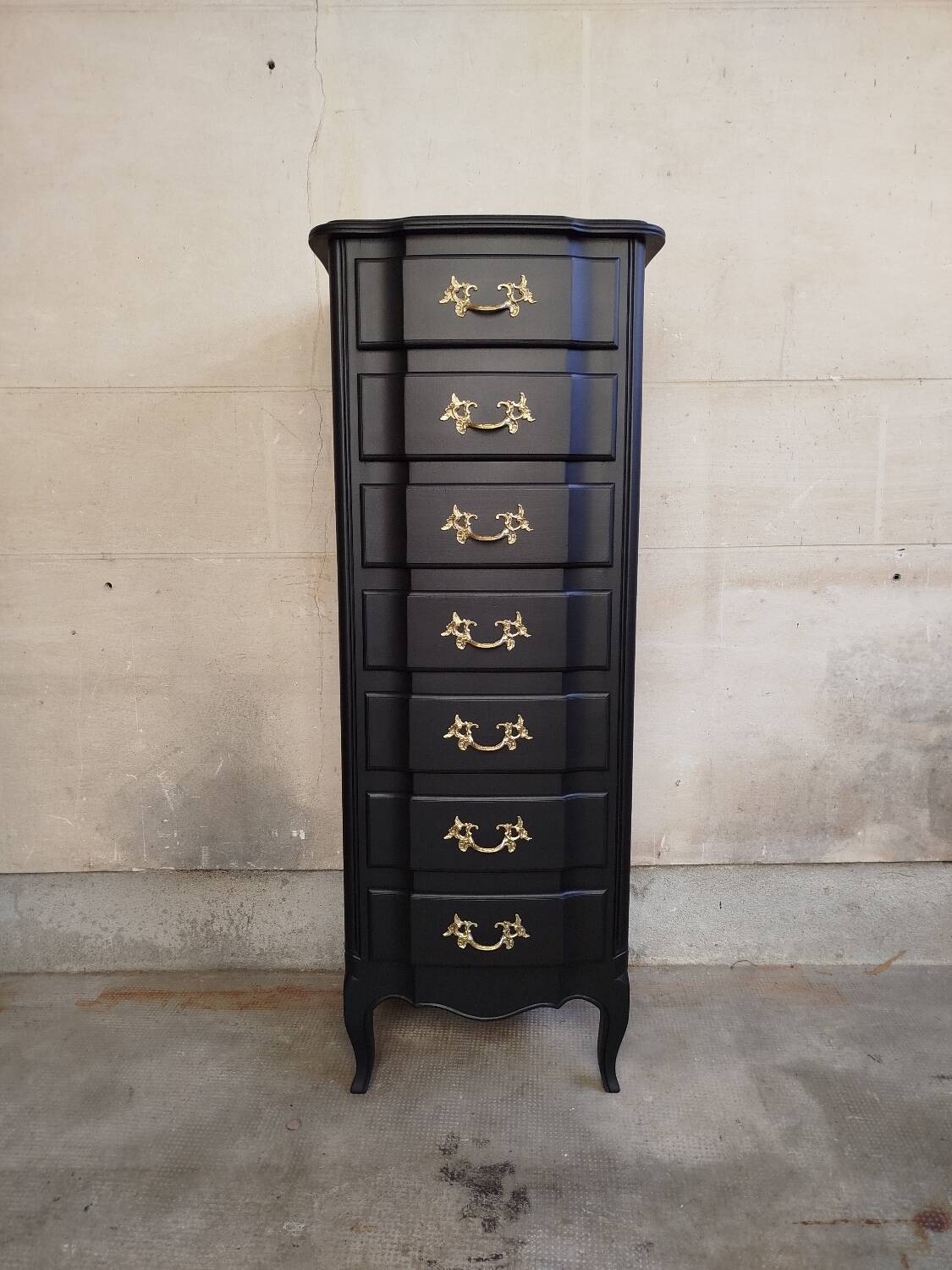 Vintage black weekly planner