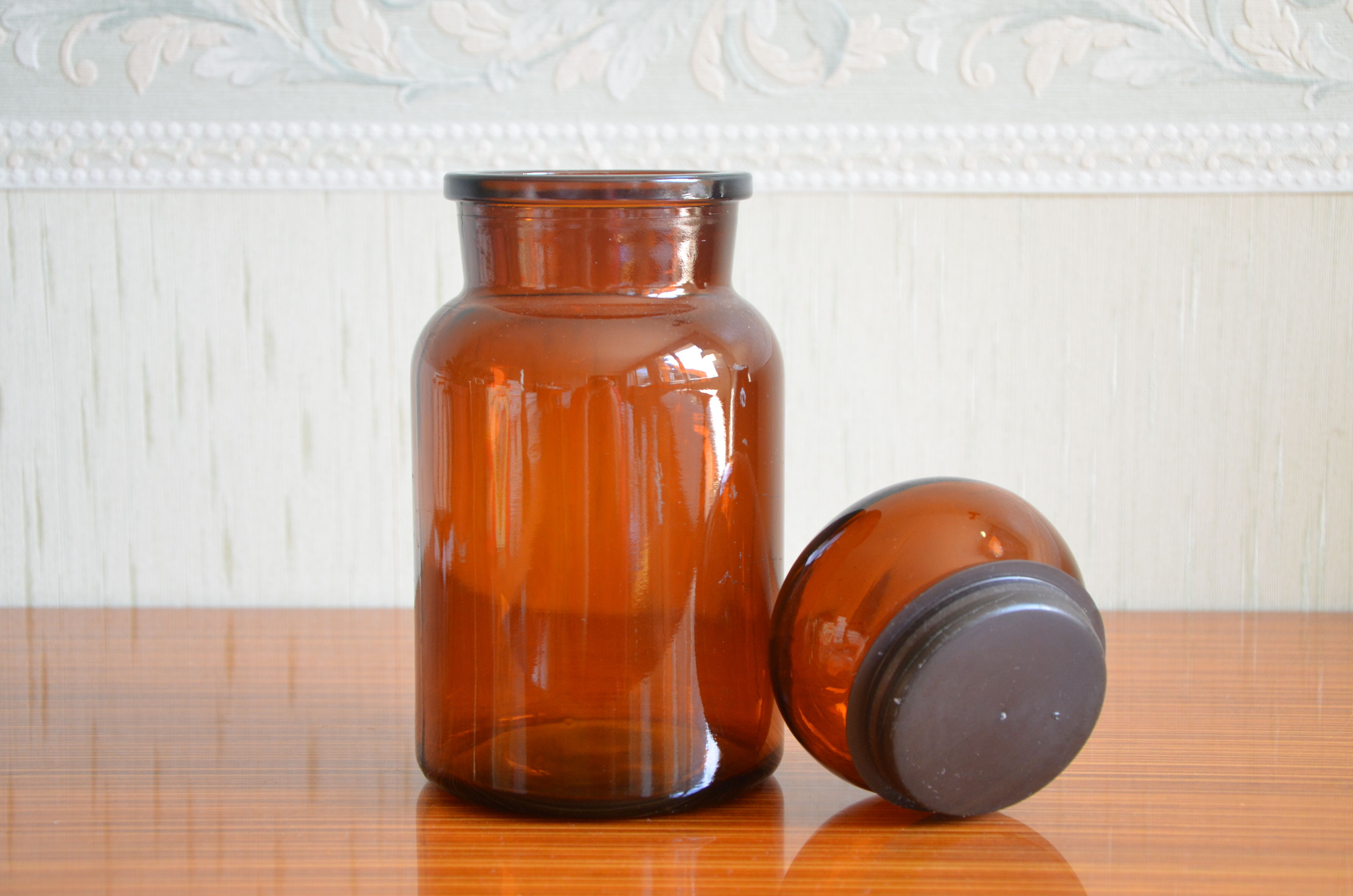 Amber vintage glass apothecary pot, cabochon lid