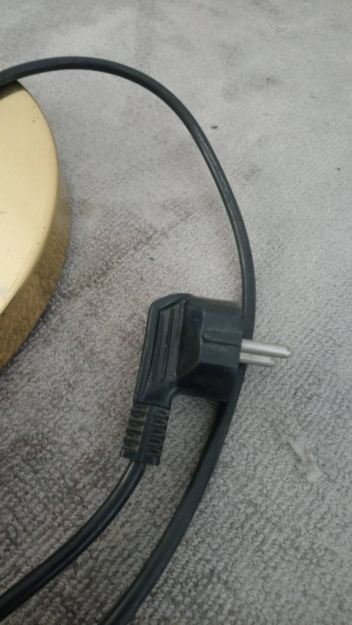 Lampadaire Métalarte en métal doré années 80