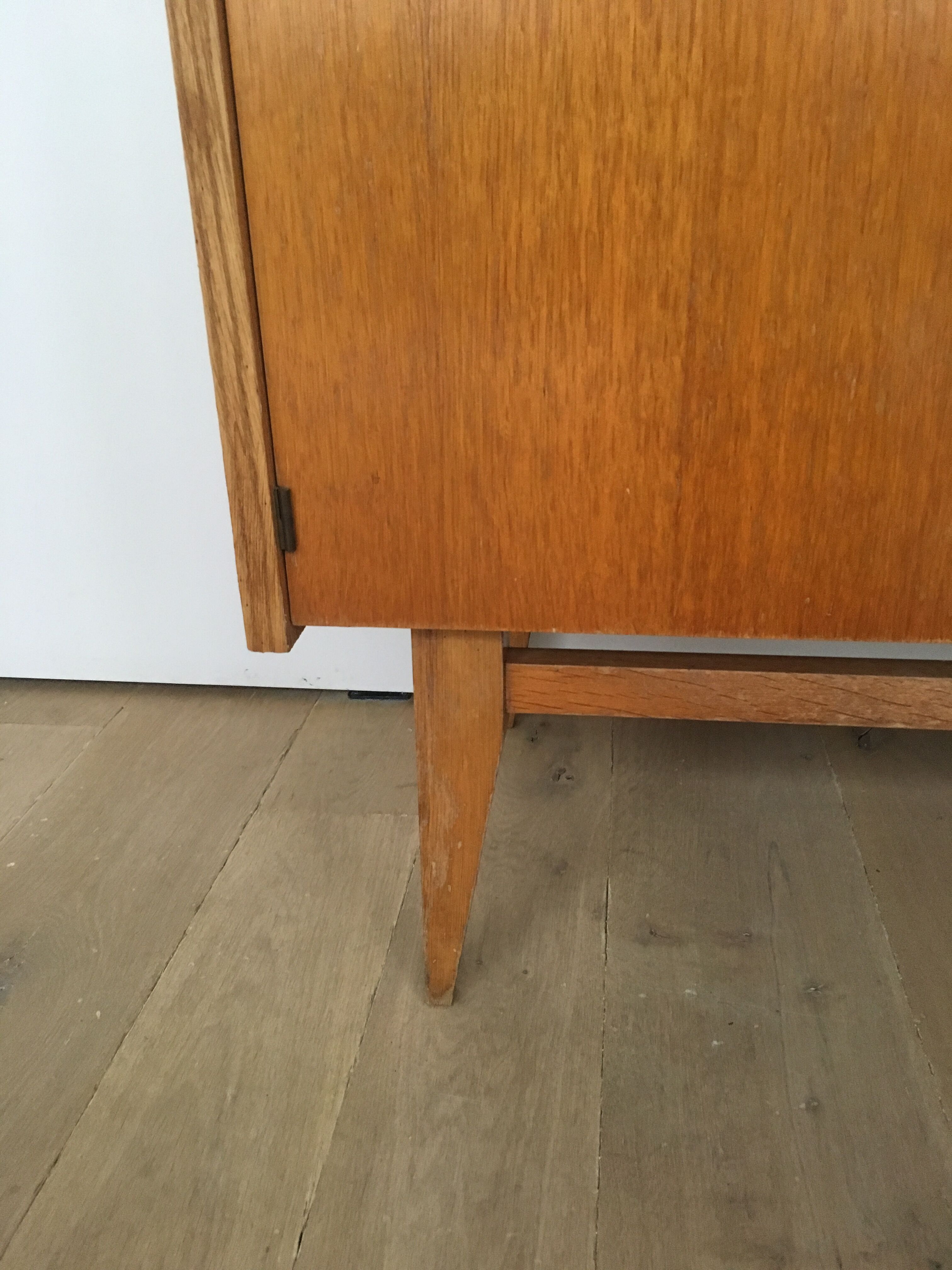 Bookcase with compass feet