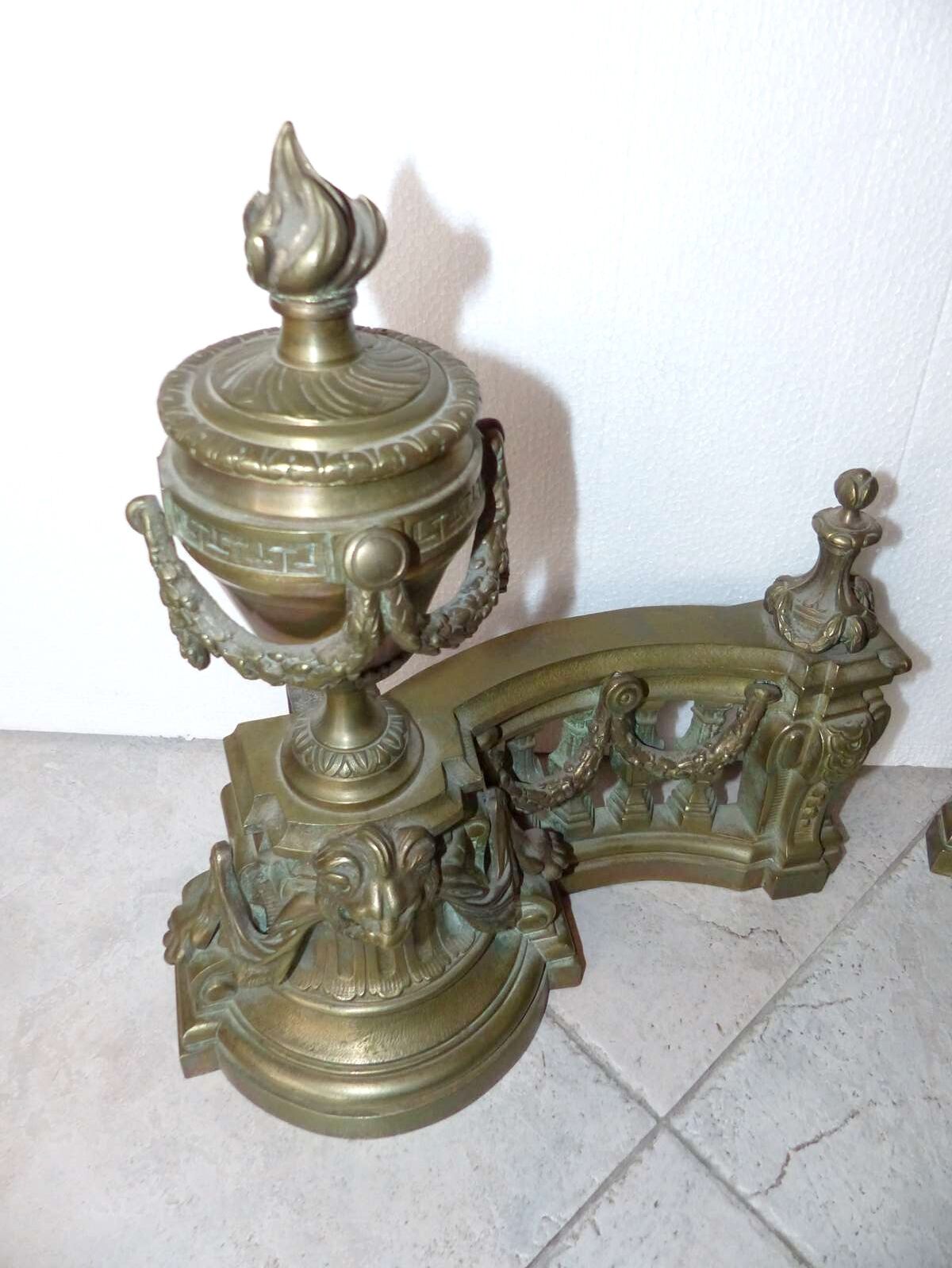 Pair of bronze channels in Louis XVI style - Napoleon III era - 19th century