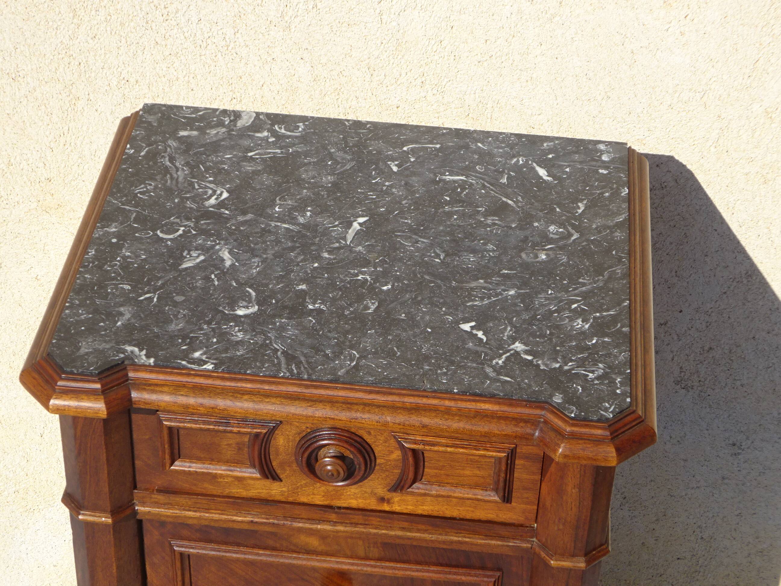 Nightstand with false drawers in walnut and marble, Louis Philippe