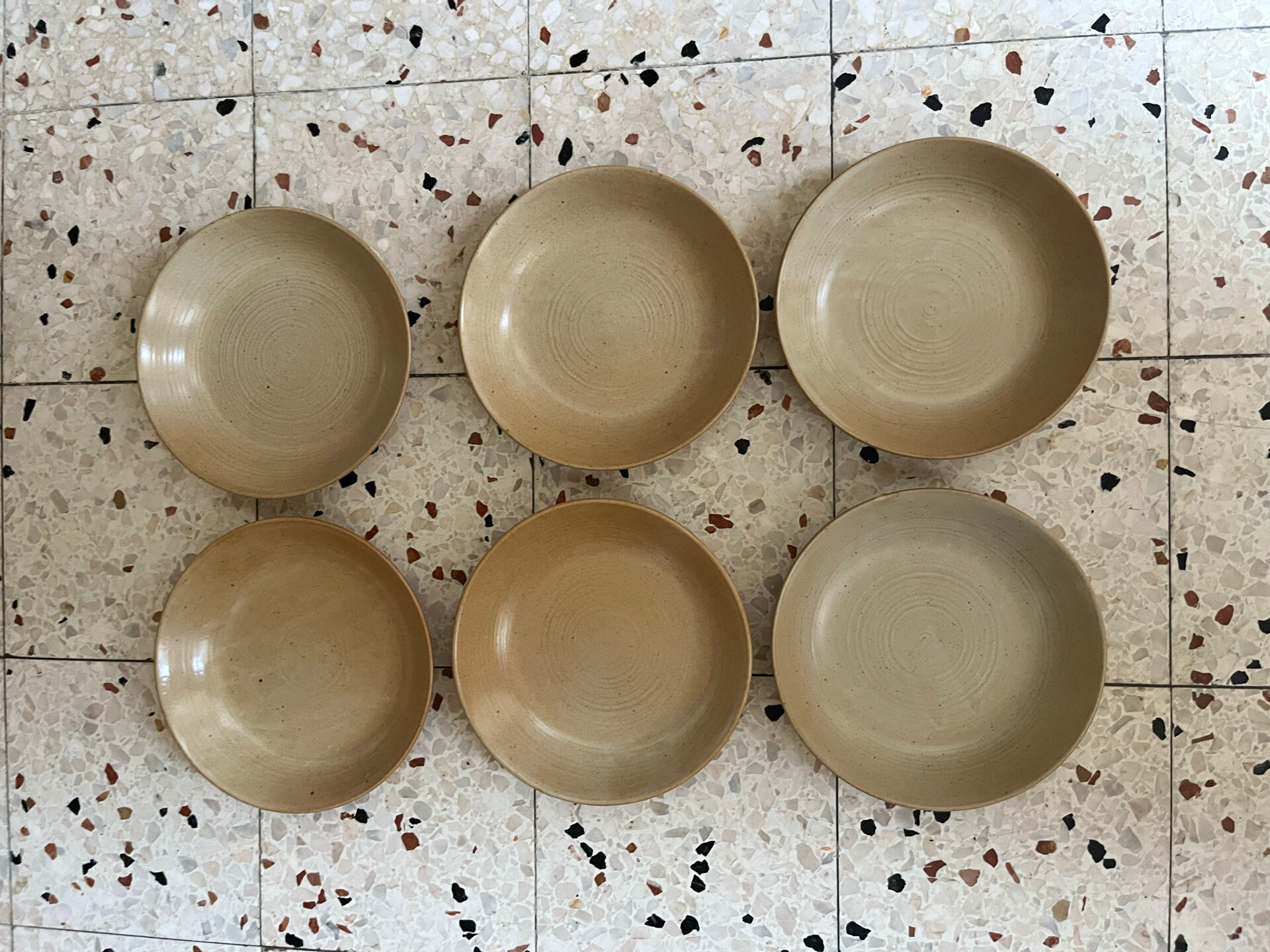 6 deep plates in stoneware