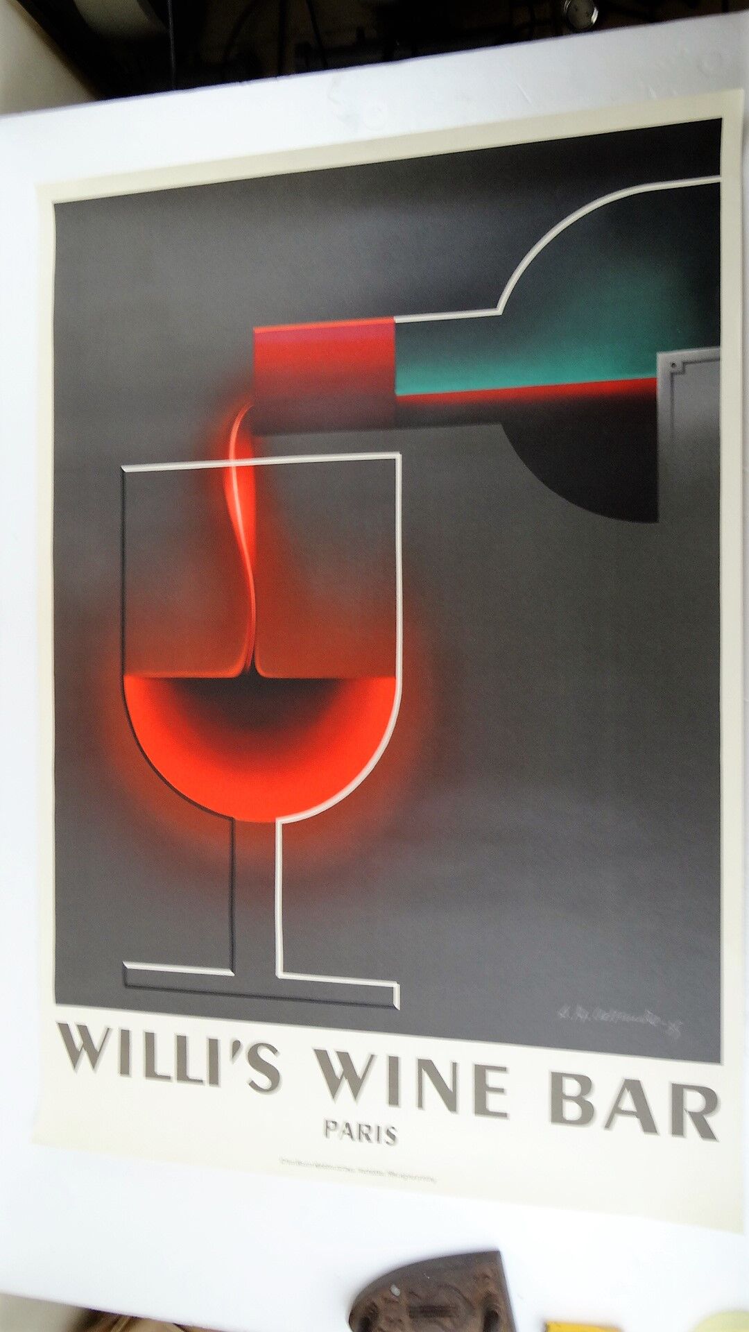 Displays Cassandra WILLI's WINE BAR