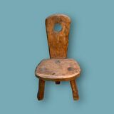 Antique peasant chair in solid wood – Handcrafted piece with rustic charm