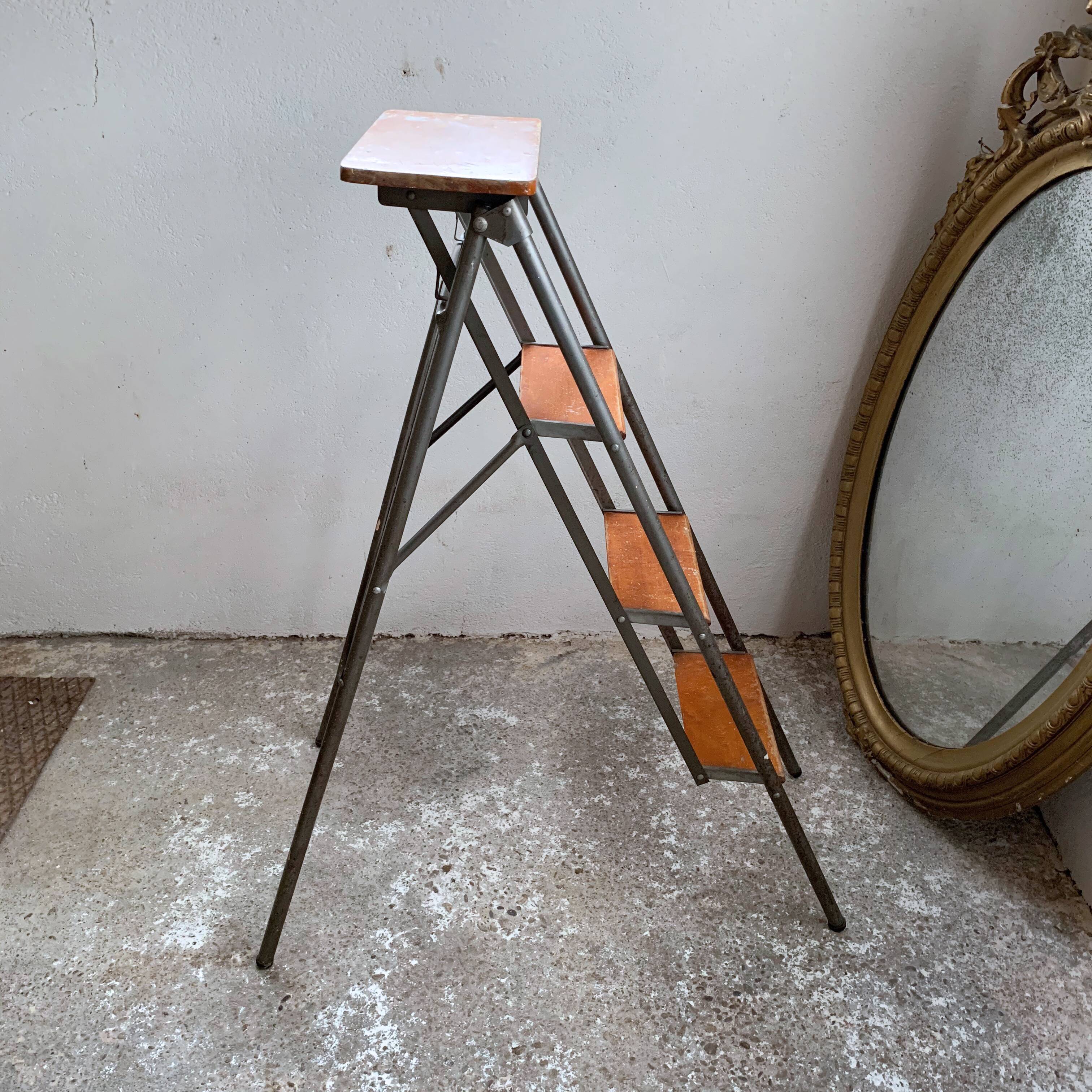 Metal and wood workshop ladder 4 steps