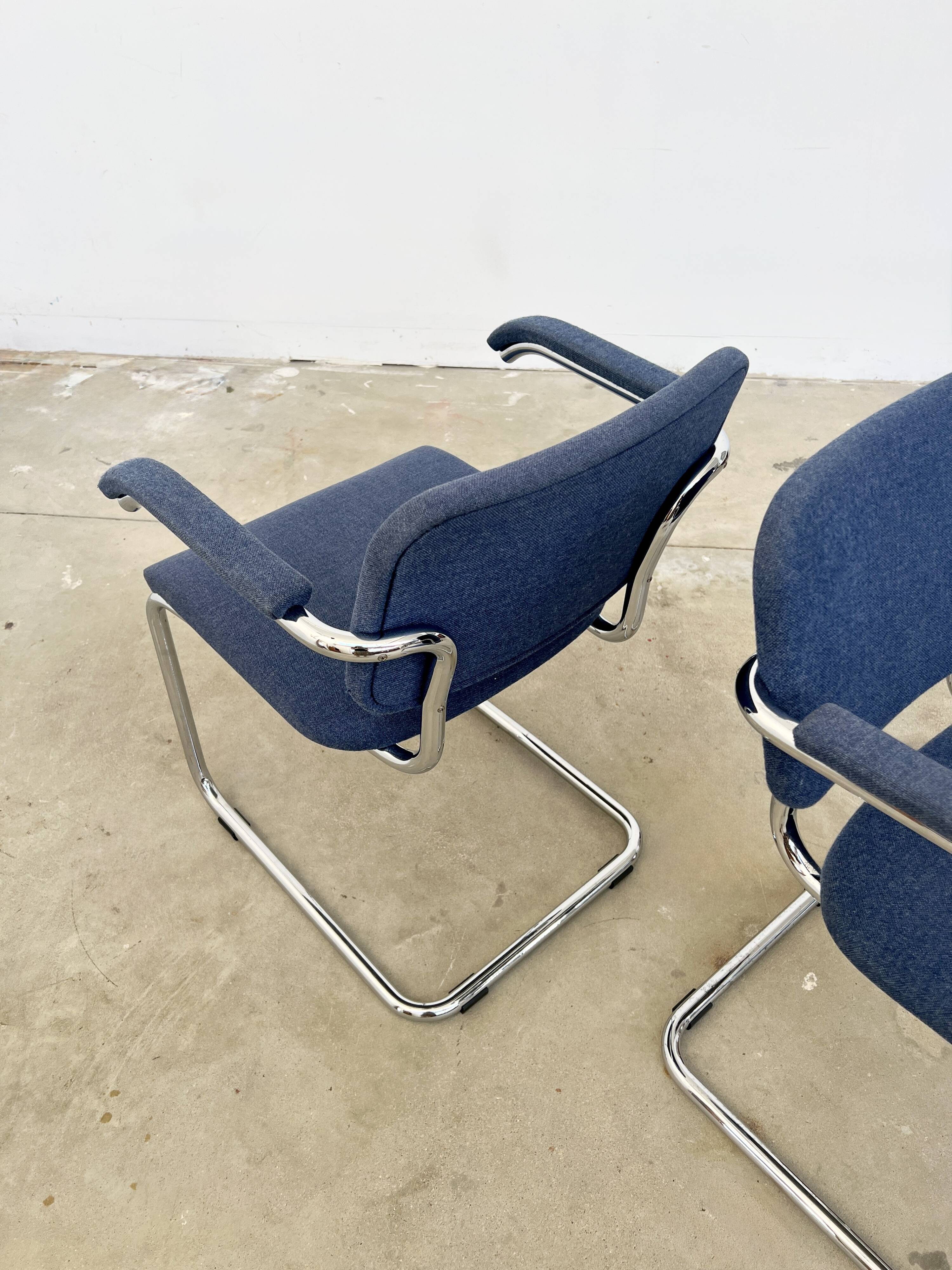 Paire fauteuils Marcel Breuer B64 Knoll tissu bleu