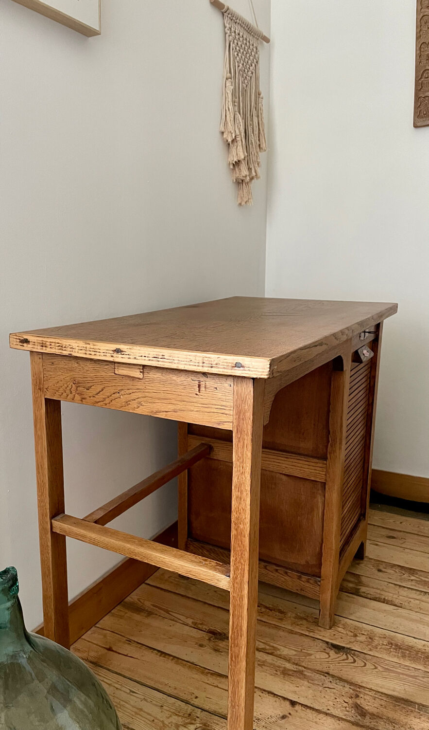 Children's desk