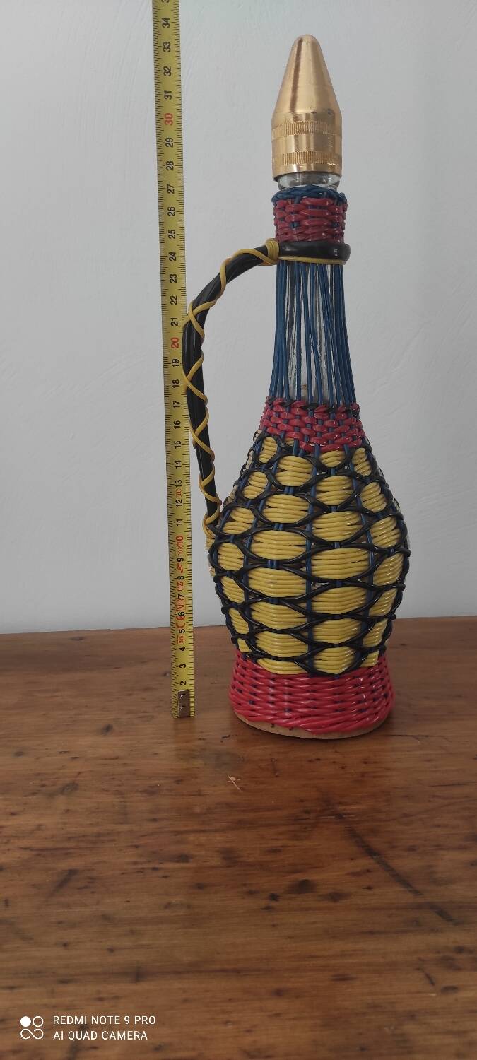 Vintage scoubidou carafe