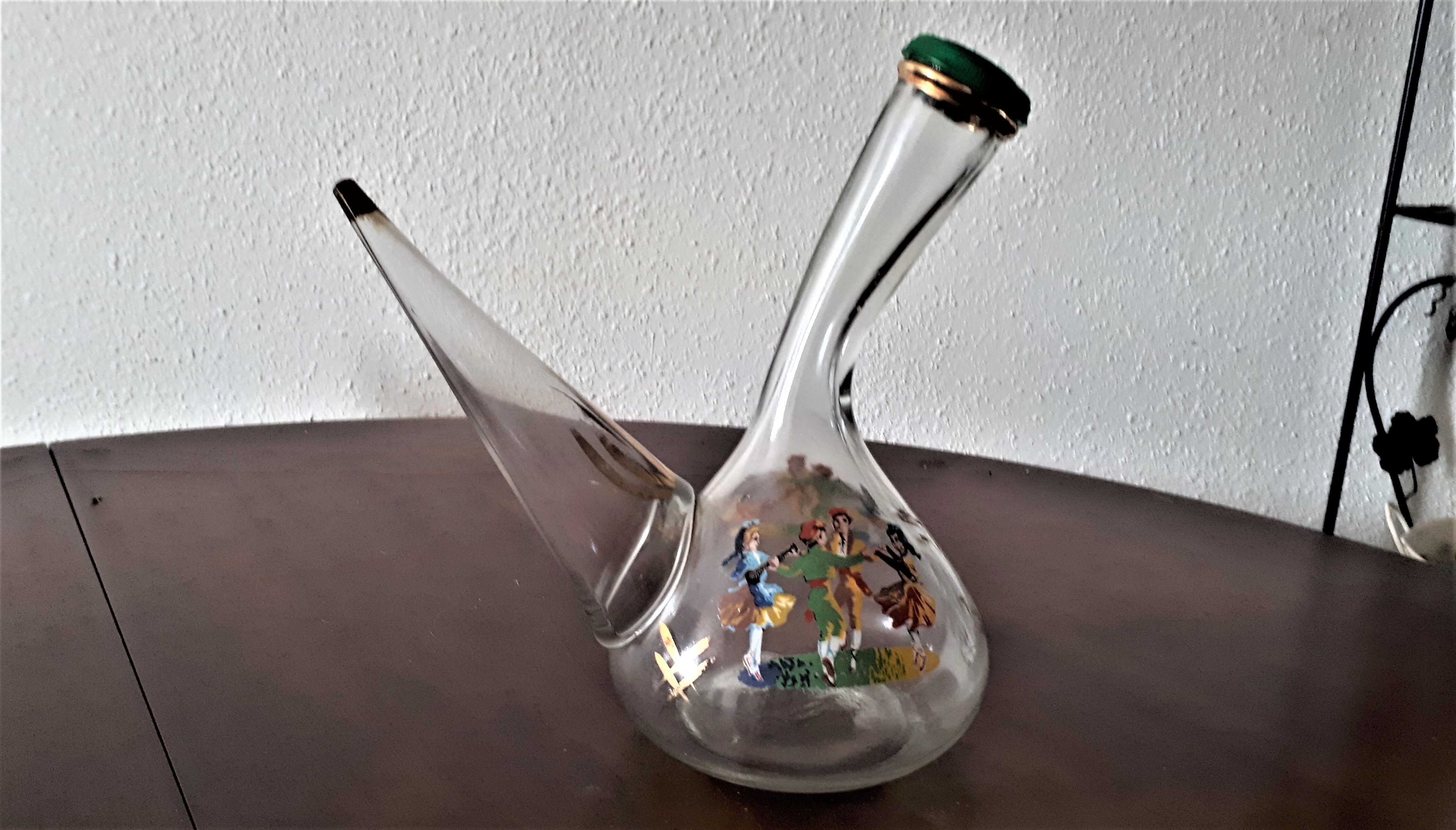 Carafe, Spanish wine pitcher