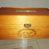 Cigar humidor