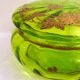 Bonbonnière ancienne en verre vert et fleurs dorées