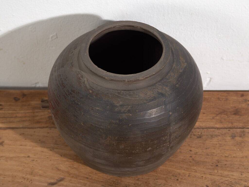 Round antique ceramic vase (c.1900) #14