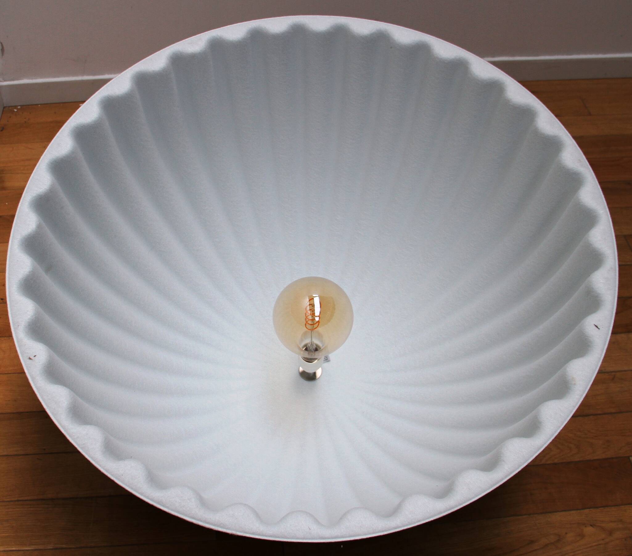 Pendant Lamp Under The Bell, Muuto
