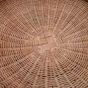 Table mushroom en rotin et verre