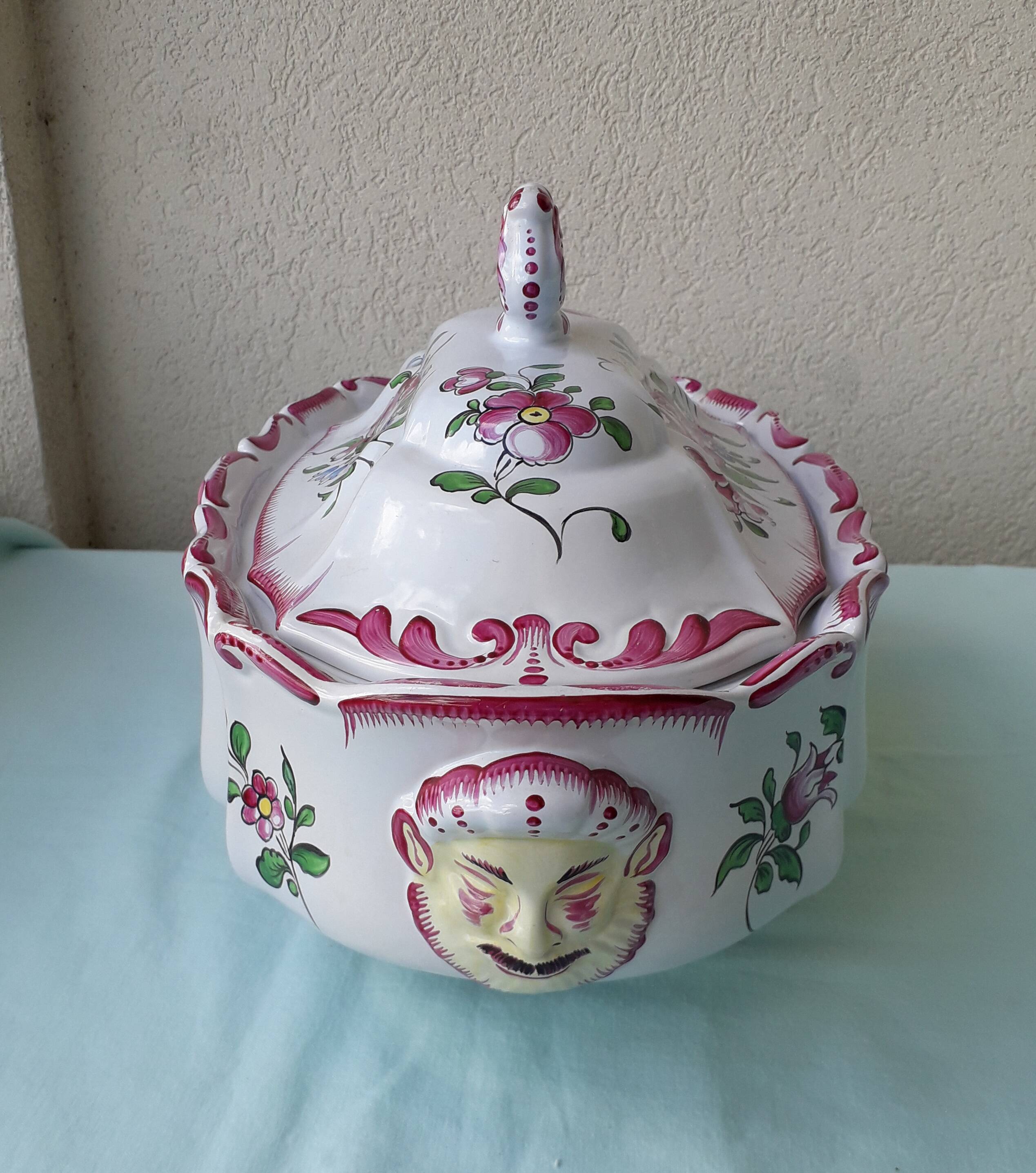 Légumier en faïence style Lunéville