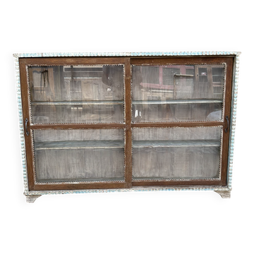 Vitrine en teck birman avec portes coulissantes