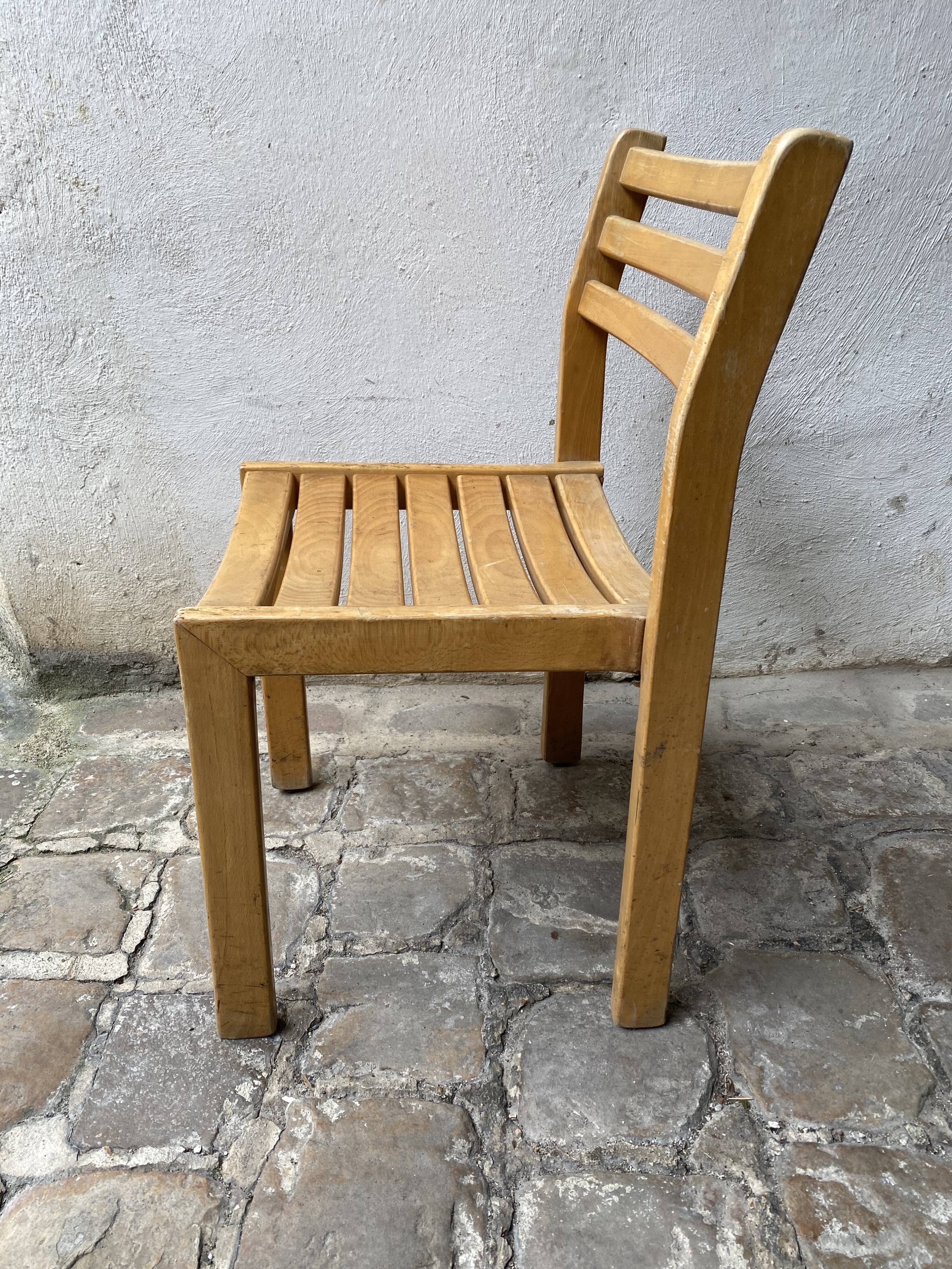 Series of 6 XXth chairs in varnished oak