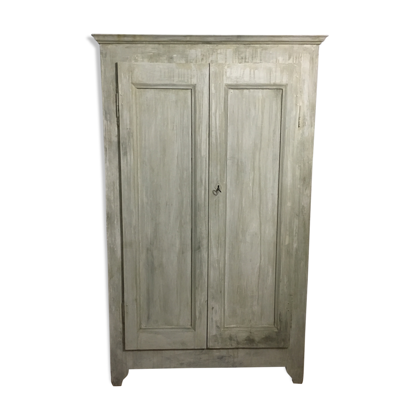 Armoire patine vieillie grège