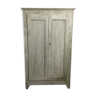 Armoire patine vieillie grège