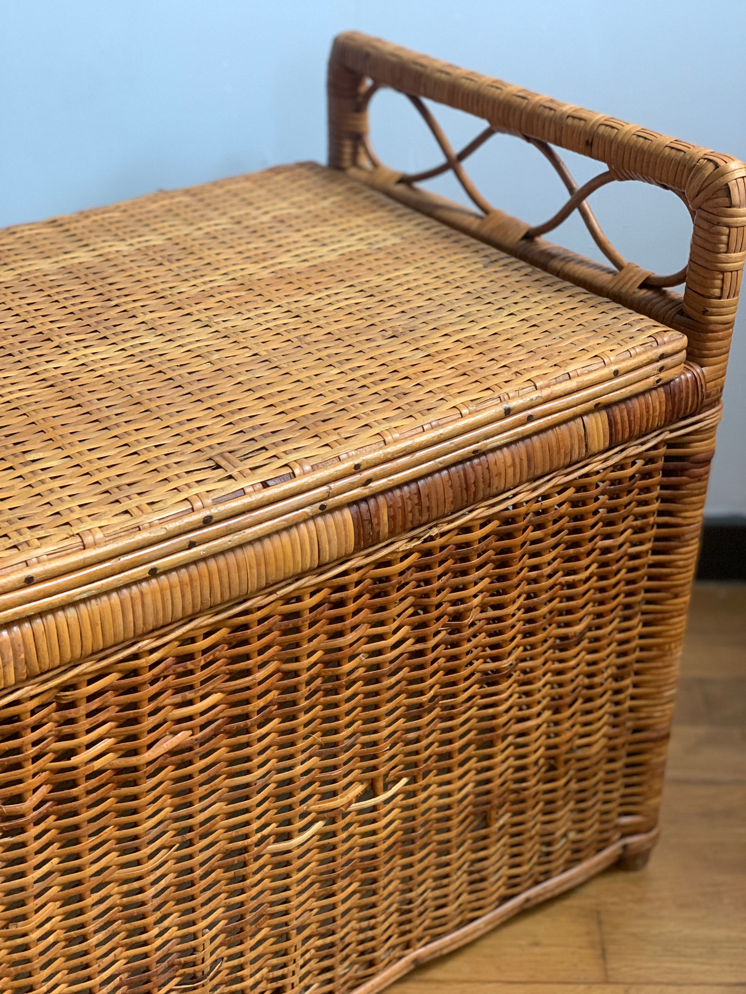 Coffre rotin vintage