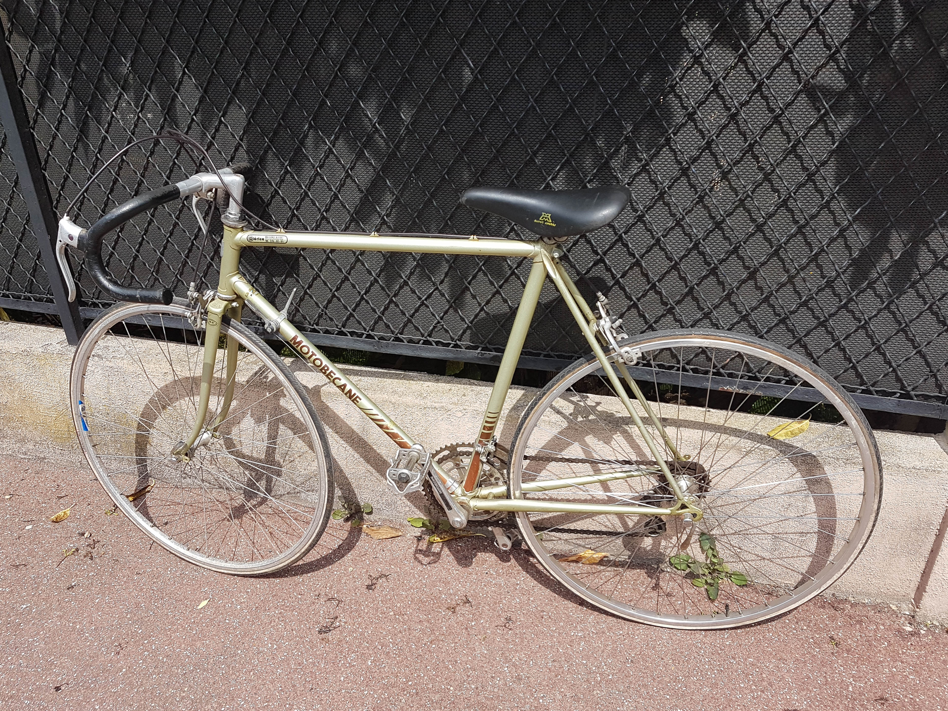 Vélo de course vintage Motobecane vert