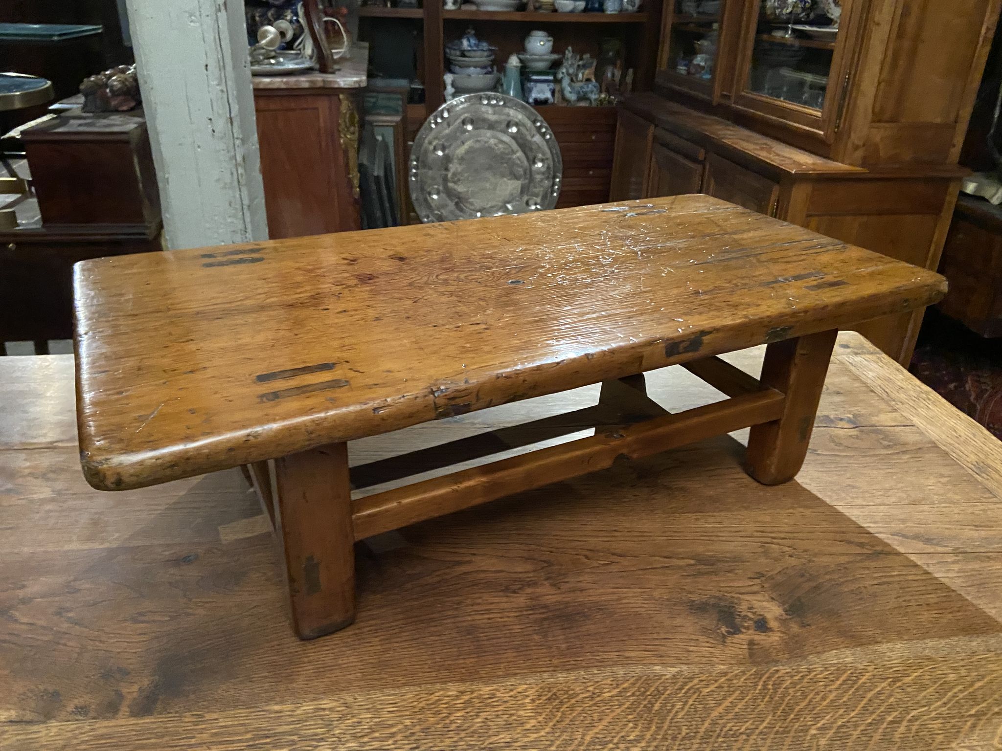 Table basse, Japon XIXe en bois massif, type Chabudai