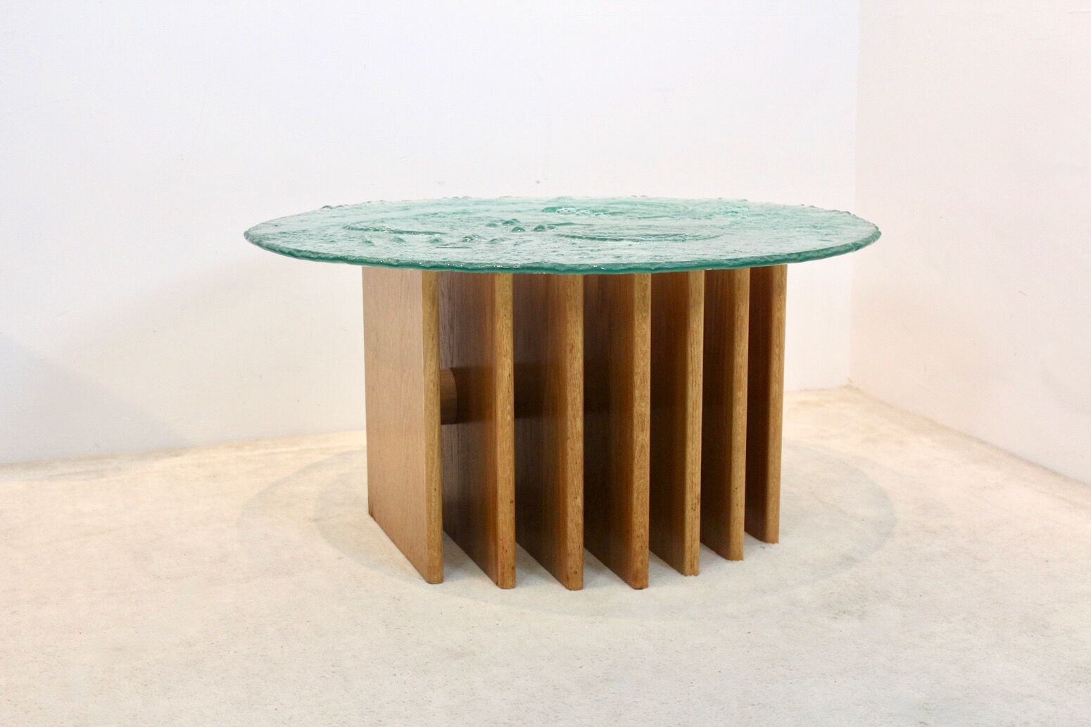 Table basse Heinz Lilienthal avec plateau en verre sculptural