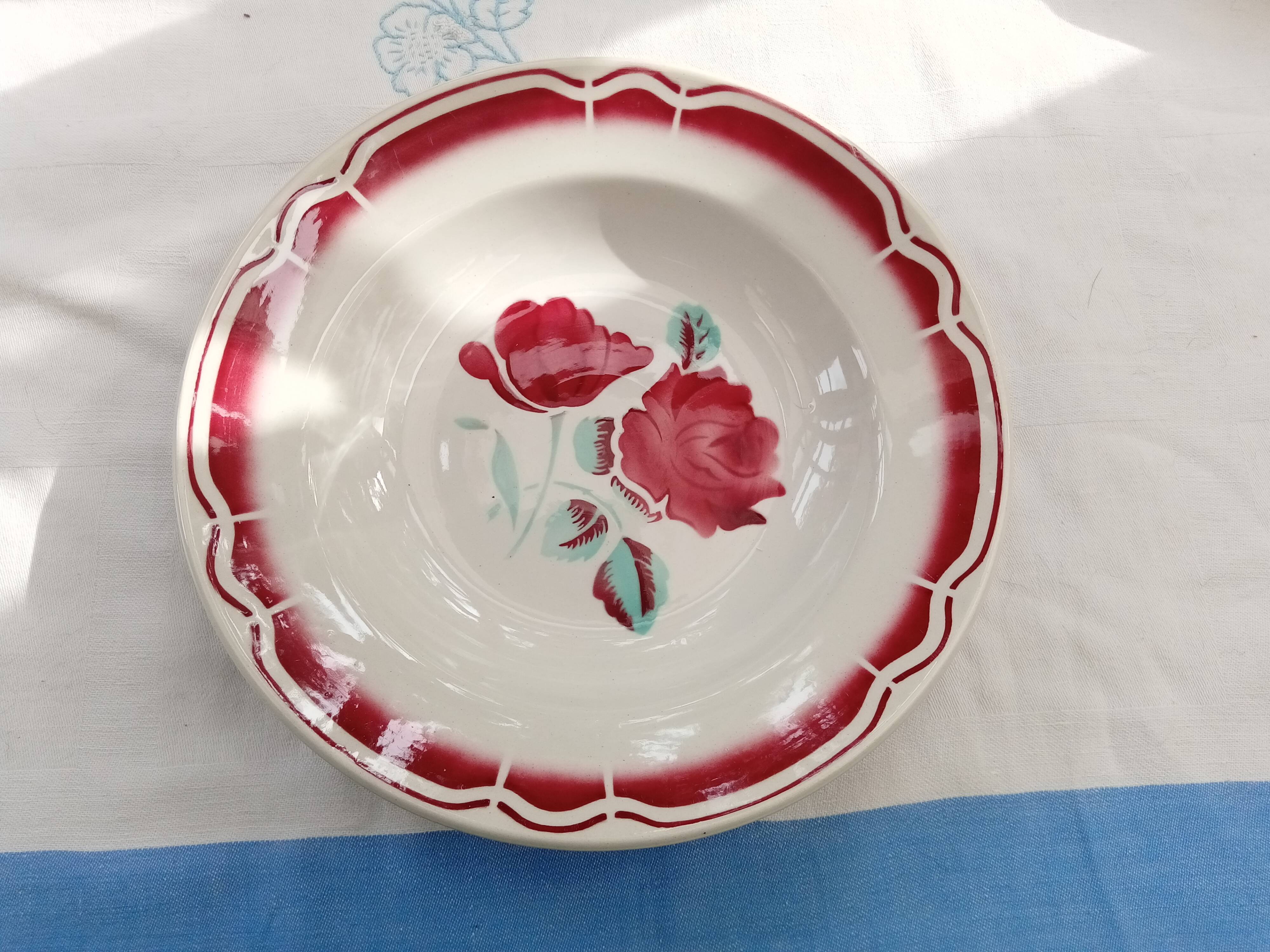 Assorted 18 old flower plates