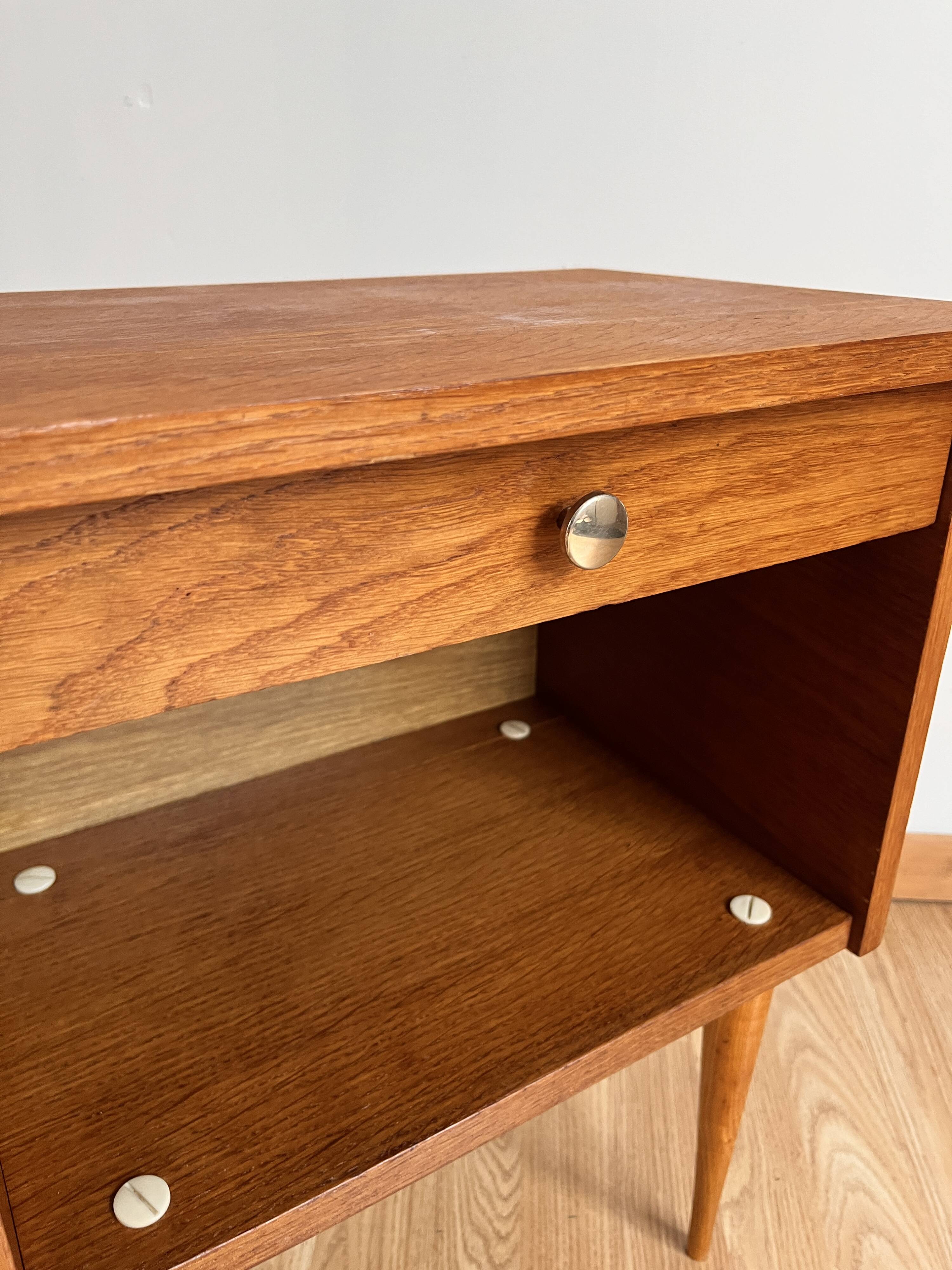 Table de chevet
