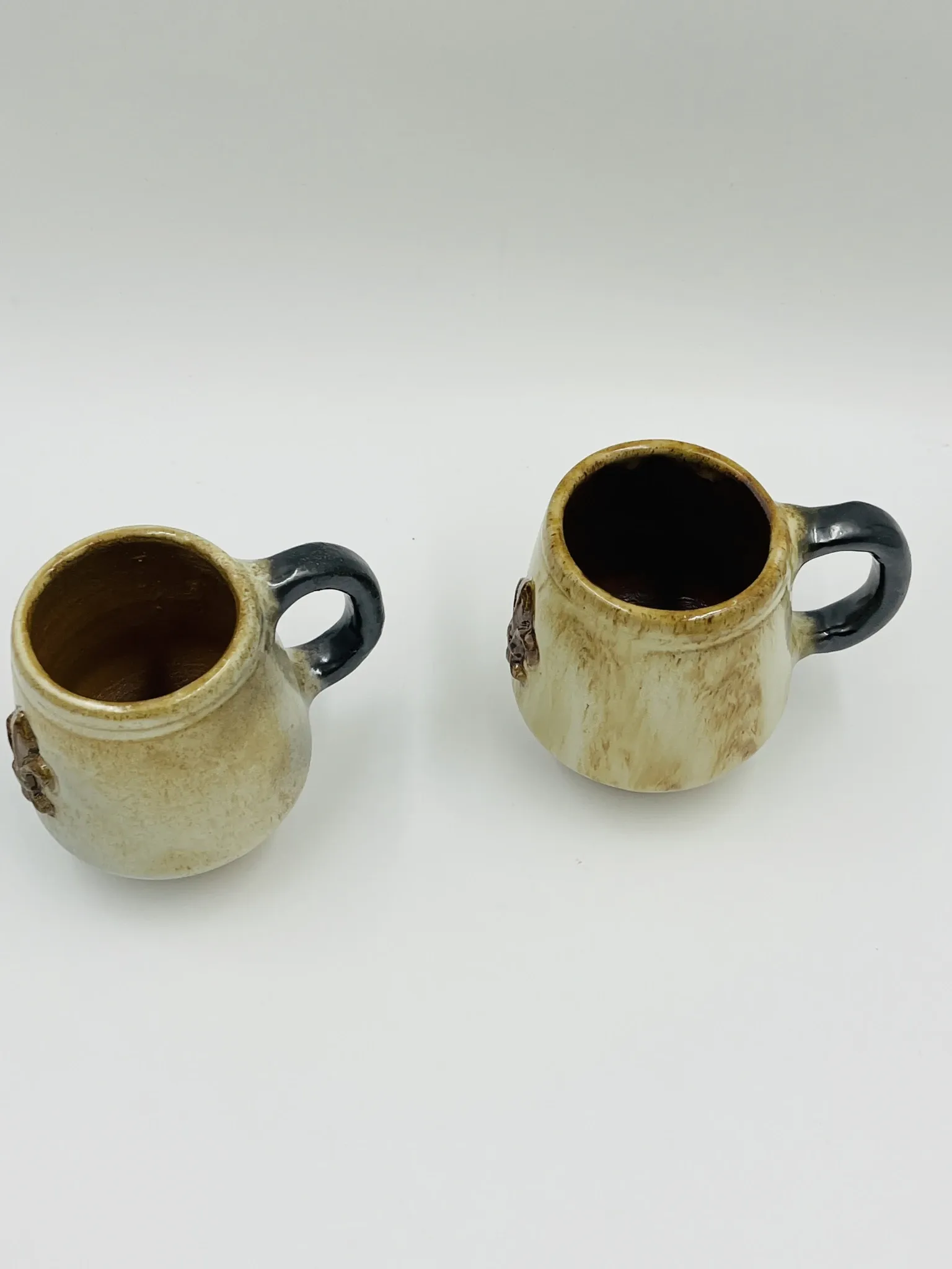 Duo de chopes en grès de Bouffioulx Guérin