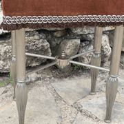 Charming stool in brown velvet and chrome metal