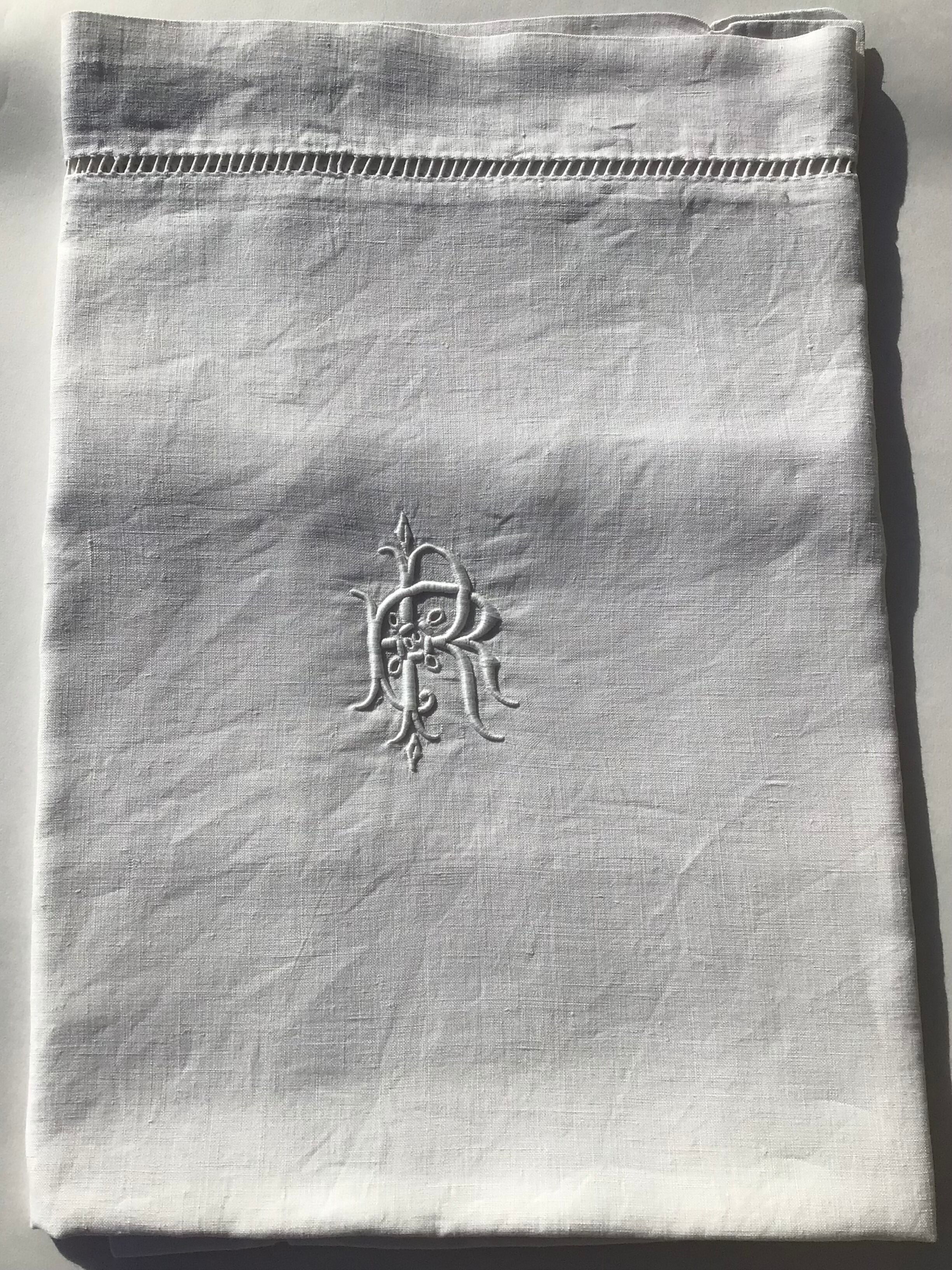 Pillowcase linen embroidered RR interlaced day scale