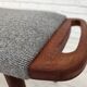 Fauteuil danois à dossier haut avec tabouret, années 1970, laine, bois de teck.