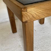 Table basse en orme et ardoise par Maison Regain 1970