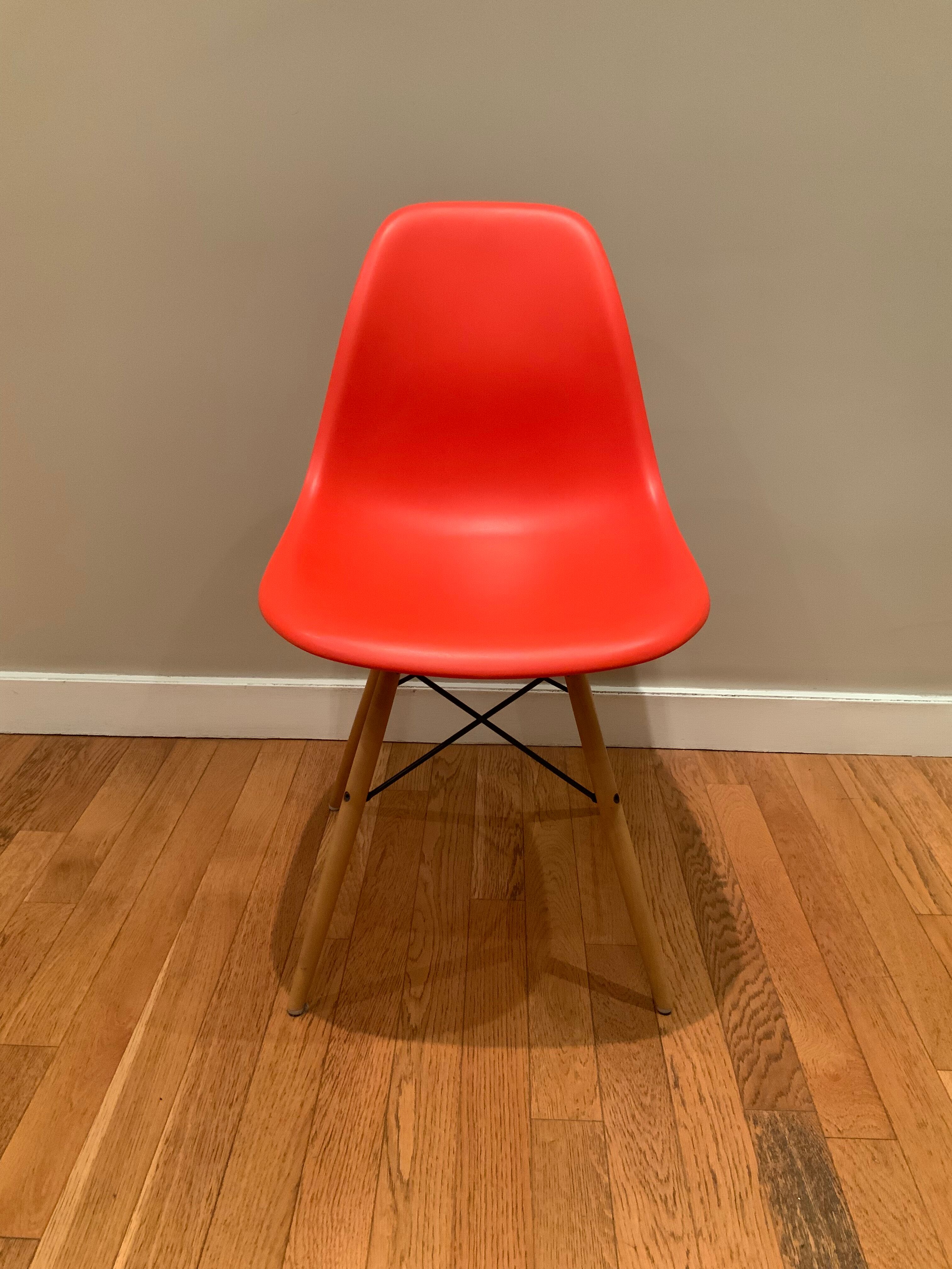 DSW Eames Chair, recent edition Vitra