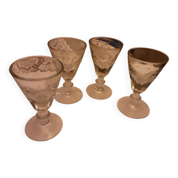 Thick, old bar glasses for aperitif