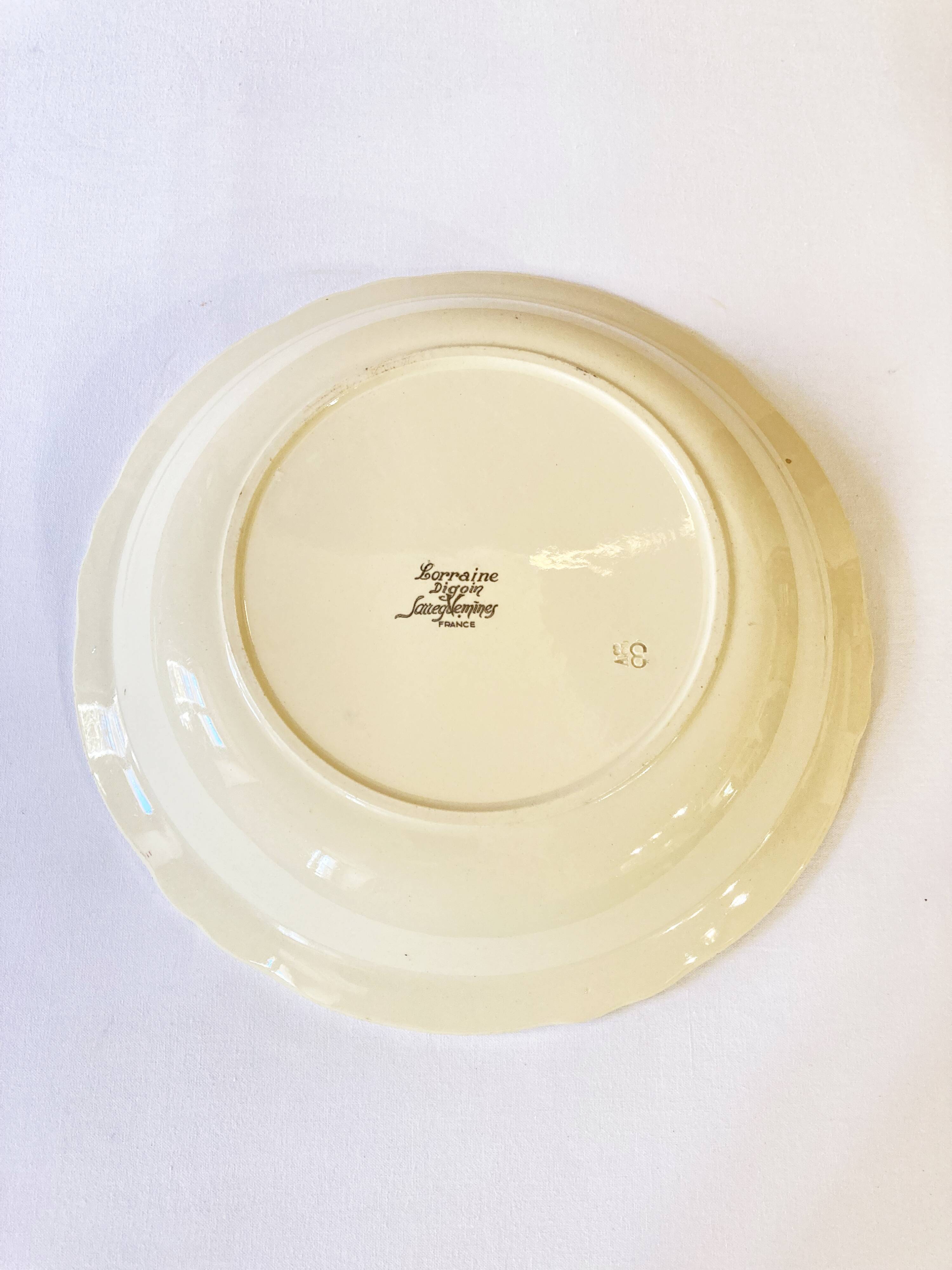 Sarreguemines earthenware dish, Lorraine model