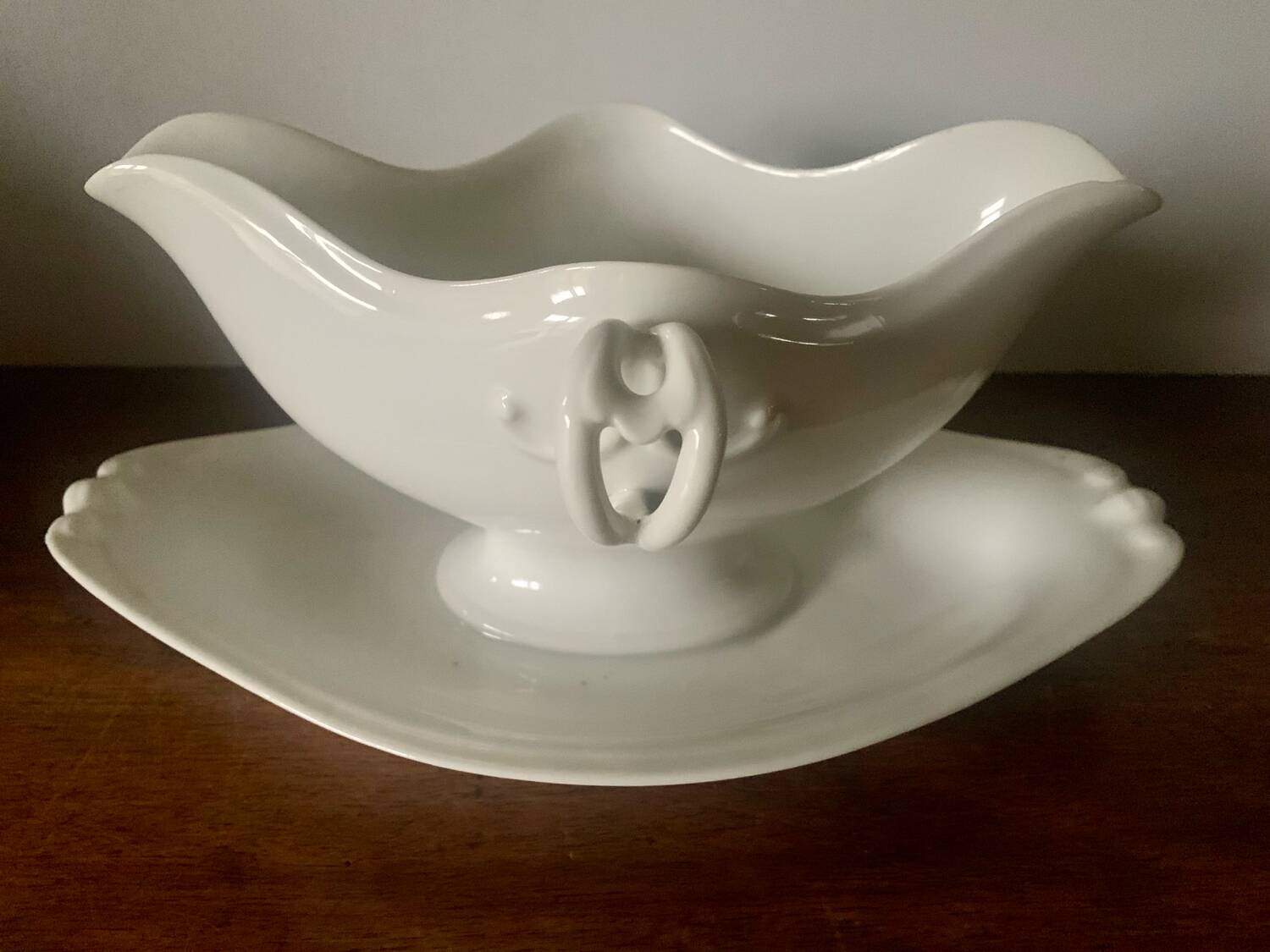 Large gravy boat