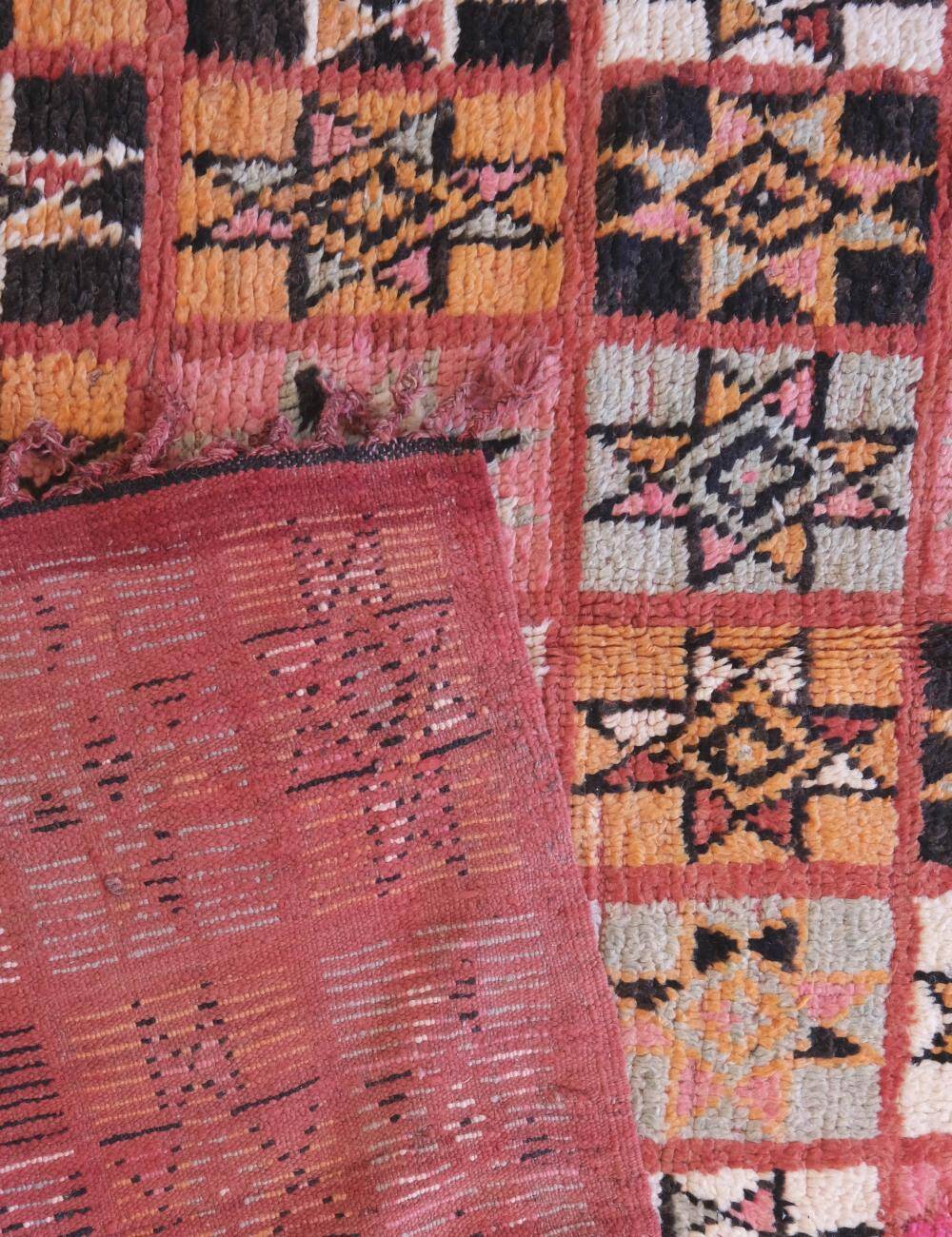 Vintage Berber rug - 380 x 179 cm
