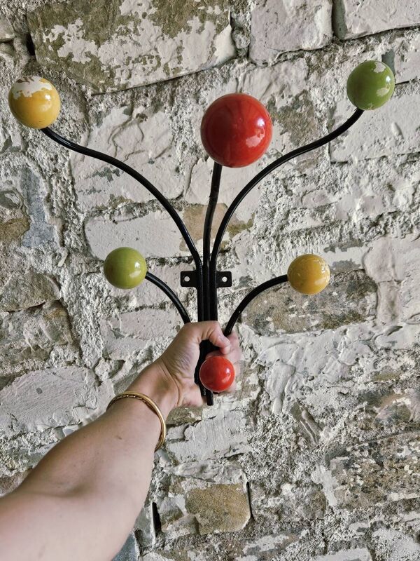 Porte manteau murale par Roger Feraud