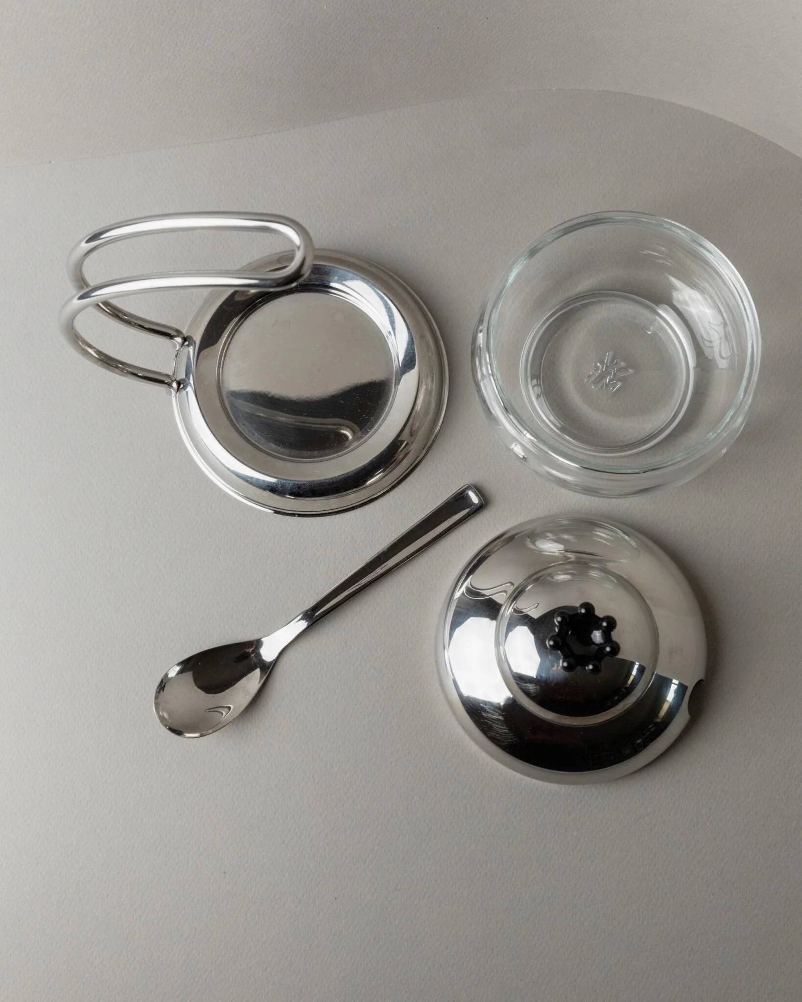 Boîte avec couvercle en métal argenté et en verre transparent WMF par Matteo Thun, années 1980 – Boîte à confiture, parmesan ou sucre