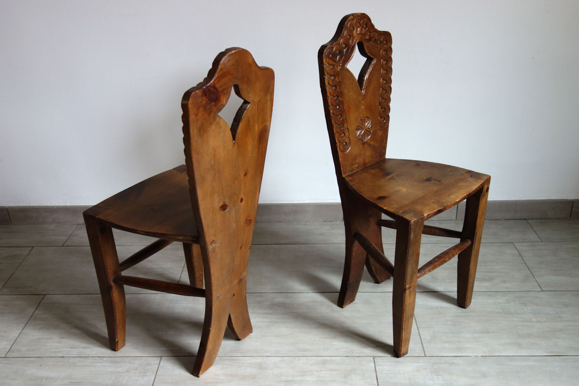 Chair folk art Queyras