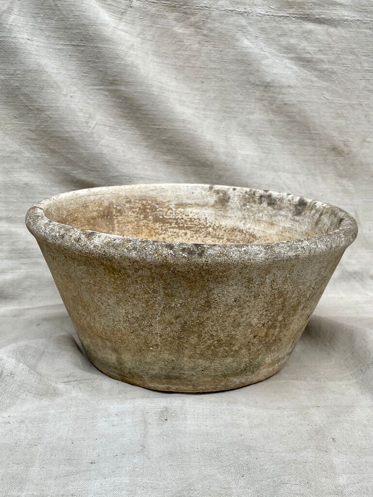 Reconstituted stone planter