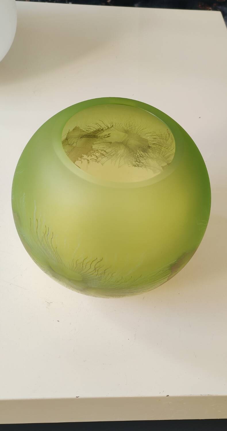 Handmade ball vase. Ambiente Zwiesel. Artistic look. 17x20cm