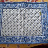 2 quilted placemats Olivades