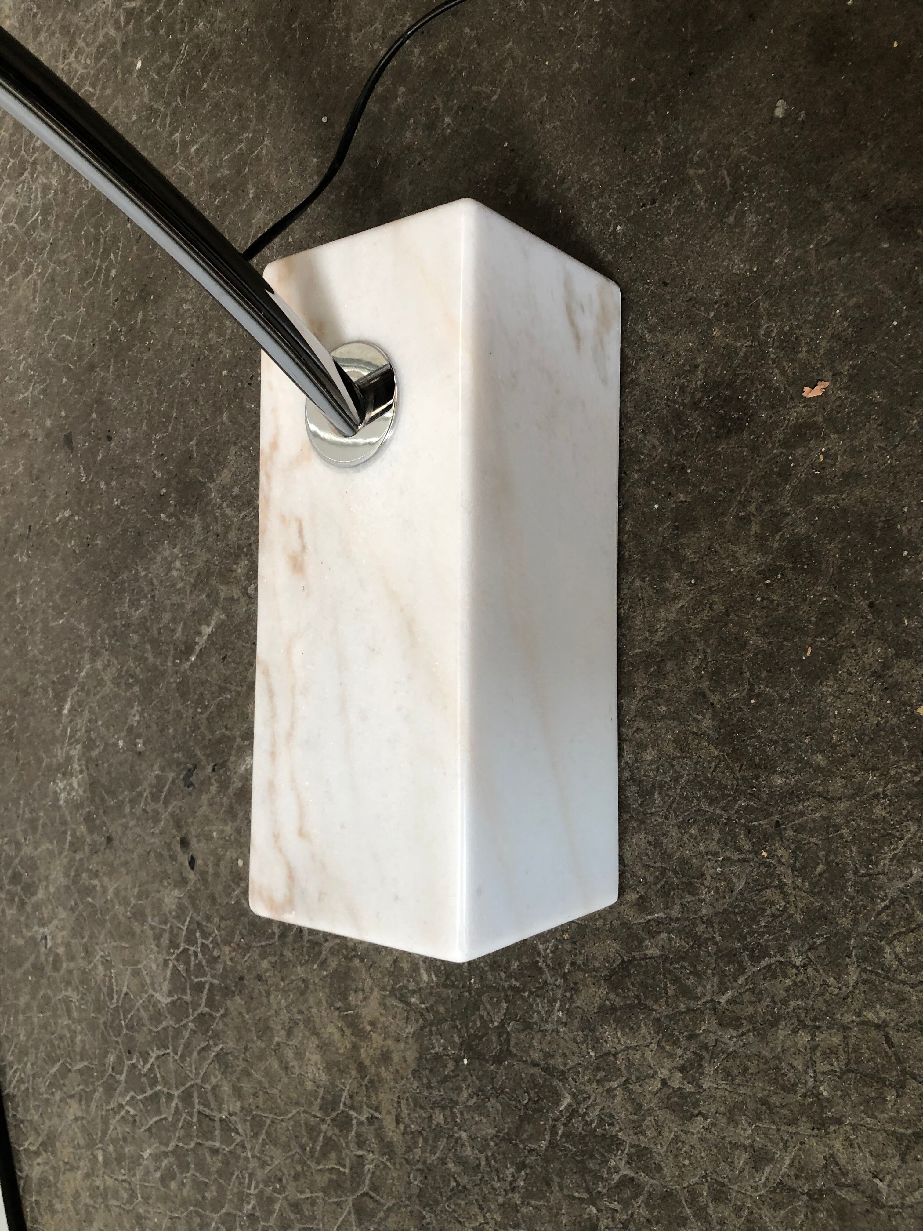 Arc floor lamp design of the 80s