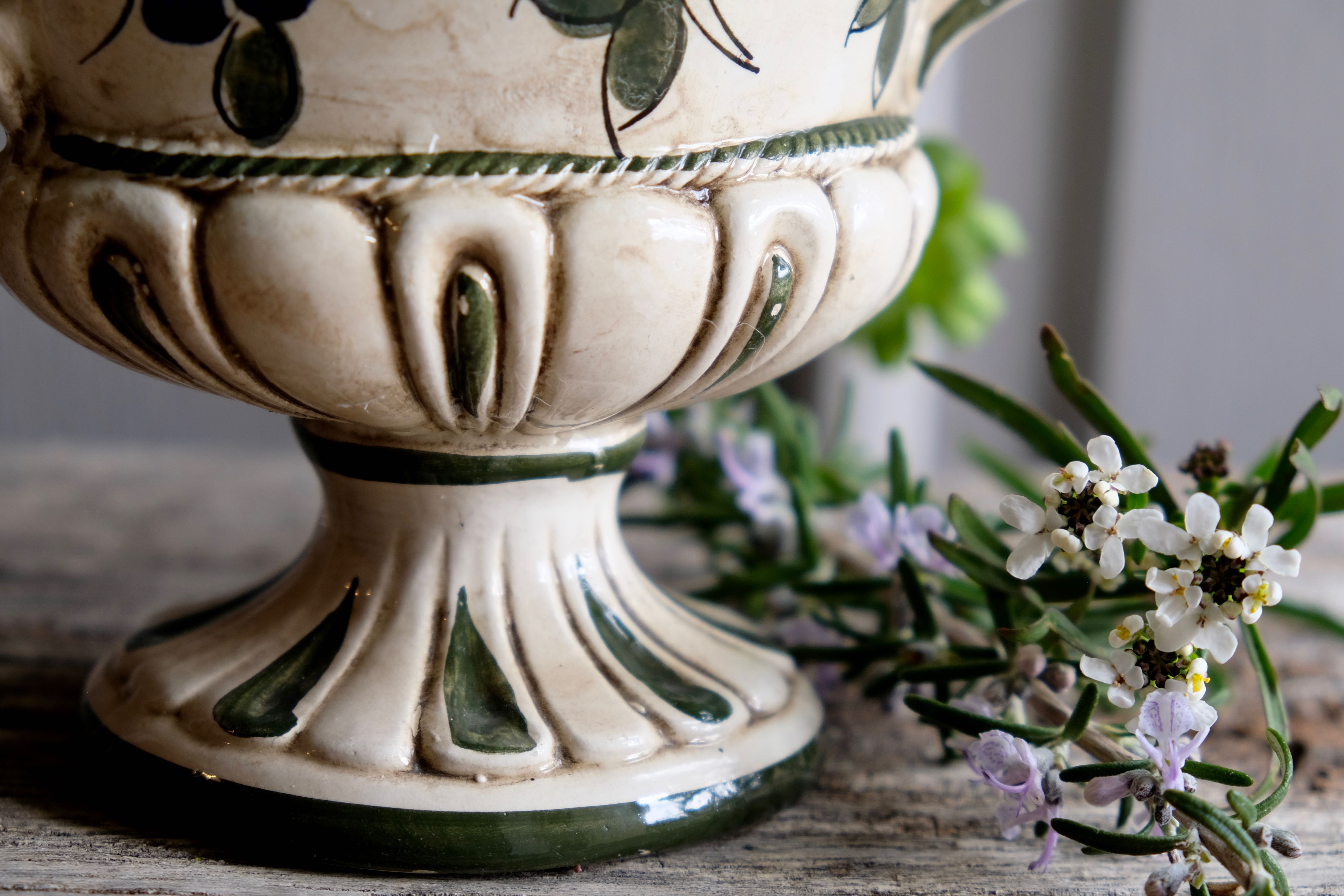 Ceramic pot cover vase Capodimonte, Naples