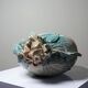 Vase boule décor relief floral en céramique artisanale signé Dina
